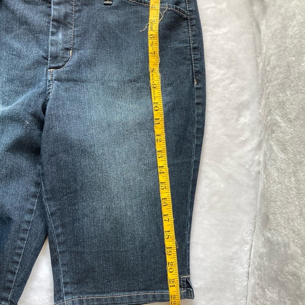 NYDJ Medium Wash Bermuda Denim Jean Shorts Size 8 - Picture 8 of 10